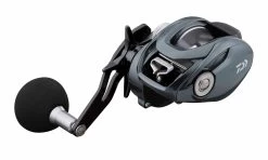Daiwa Lexa TW 400 Baitcasting Reels -Daiwa Store LEXA300TWS side scaled 1
